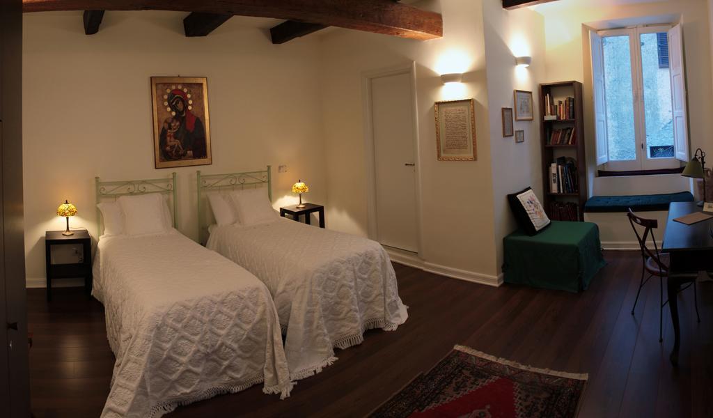 B&B Via Dell'Astrologo Cosenza Pokoj fotografie