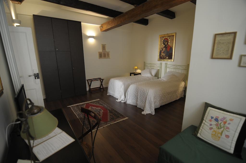 B&B Via Dell'Astrologo Cosenza Pokoj fotografie